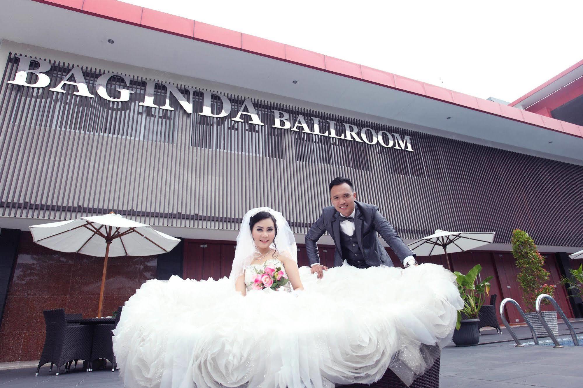 Grand Hatika Hotel Tanjung Pandan Exterior photo
